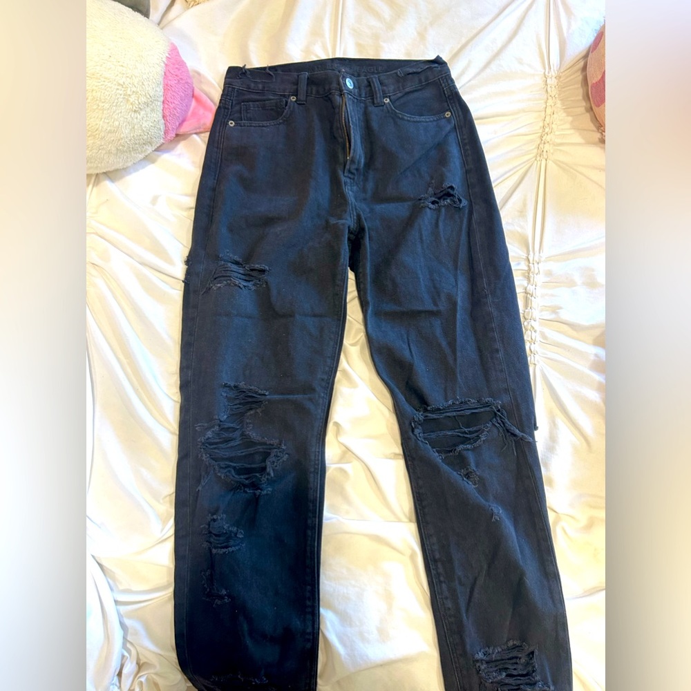 American Eagle Women’s Black Ripped Jeans